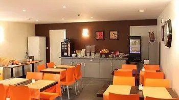De Paris Hotel 2*