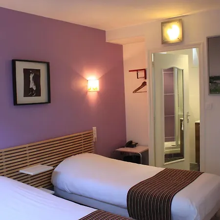 De Paris Hotel 2*
