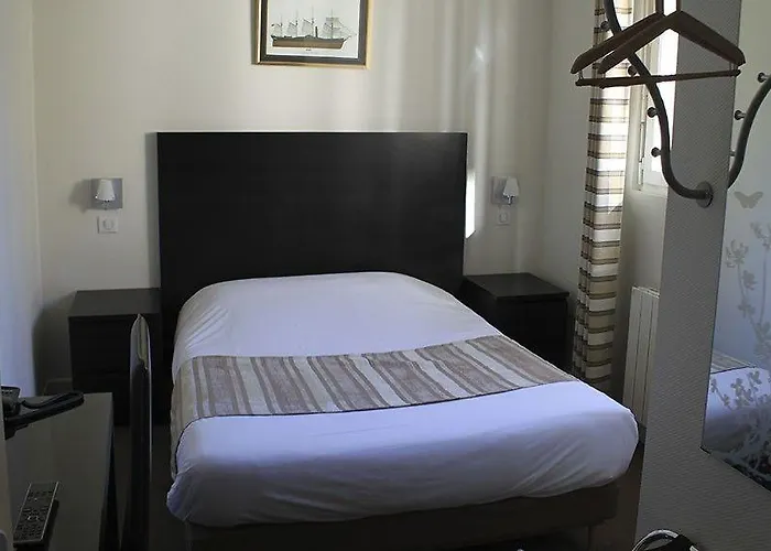 Hotel De Paris - Centre Gare 2*