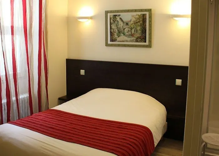 De Paris - Centre Gare Отель 2*